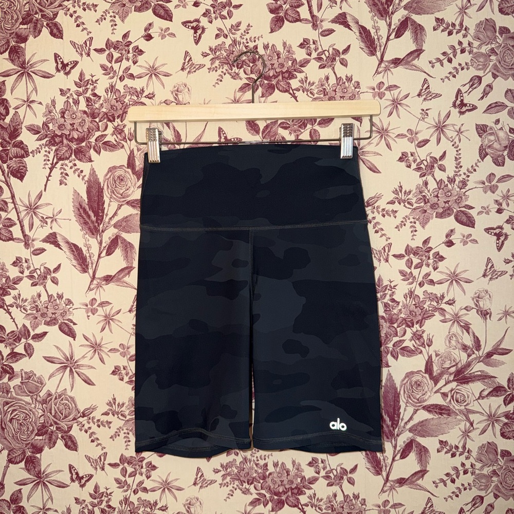 ALO Yoga Black Camo High-Waist Bike Shorts